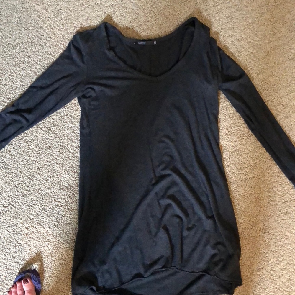 Long sleeve v shirt